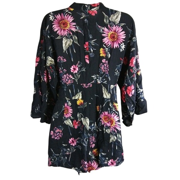 STOLEN HEARTS Medium Black Floral Deep V Neck Romper M Dark Girl Feminine - Picture 6 of 6